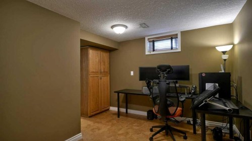 5650 Brenner Crescent Nw, Calgary, AB - Indoor