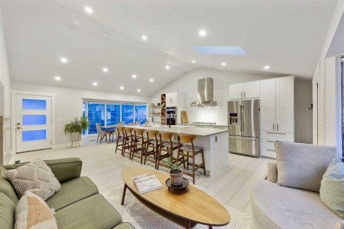 3224 Conrad Drive Nw, Calgary, AB - Indoor Photo Showing Living Room