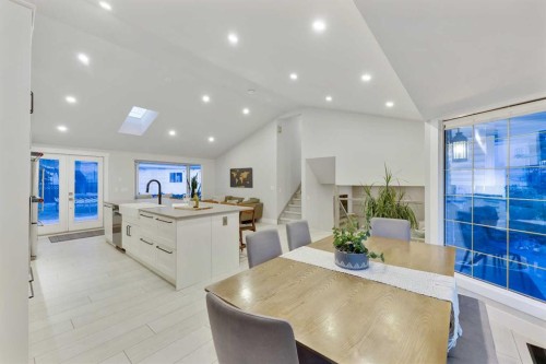 3224 Conrad Drive Nw, Calgary, AB - Indoor Photo Showing Dining Room