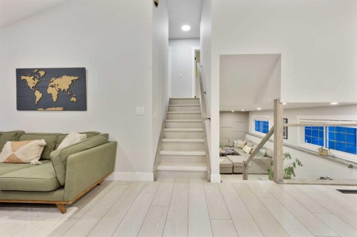 3224 Conrad Drive Nw, Calgary, AB - Indoor