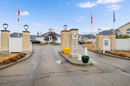 29-12 Woodside Rise Nw, Airdrie, AB - Outdoor