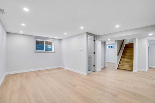 146 Springwood Drive Sw, Calgary, AB - Indoor