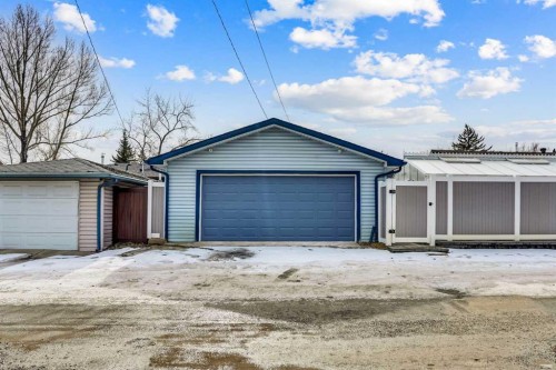 146 Springwood Drive Sw, Calgary, AB - Outdoor