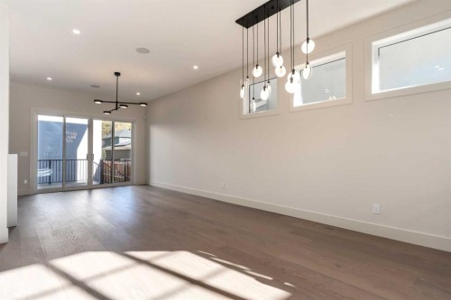 716 18 Avenue Nw, Calgary, AB - Indoor