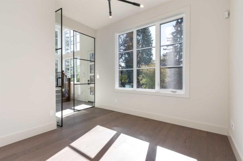 716 18 Avenue Nw, Calgary, AB - Indoor Photo Showing Other Room