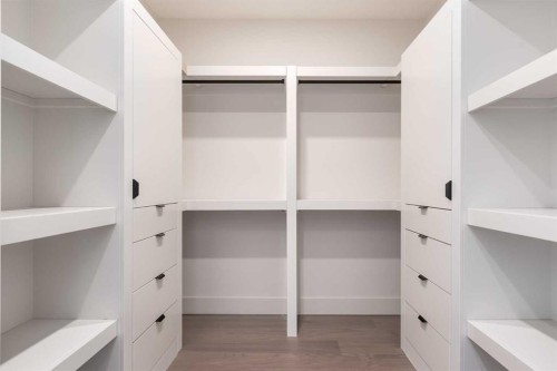 716 18 Avenue Nw, Calgary, AB - Indoor With Storage