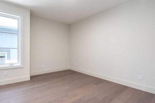 716 18 Avenue Nw, Calgary, AB - Indoor Photo Showing Other Room