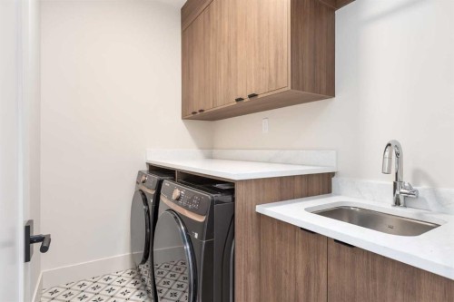 716 18 Avenue Nw, Calgary, AB - Indoor Photo Showing Laundry Room