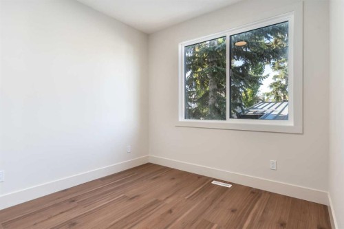 716 18 Avenue Nw, Calgary, AB - Indoor Photo Showing Other Room