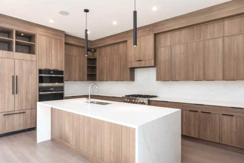 716 18 Avenue Nw, Calgary, AB - Indoor Photo Showing Kitchen With Upgraded Kitchen