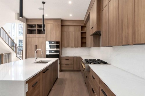 716 18 Avenue Nw, Calgary, AB - Indoor Photo Showing Kitchen With Upgraded Kitchen