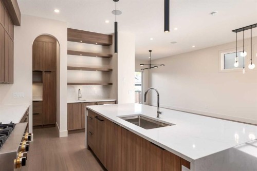 716 18 Avenue Nw, Calgary, AB - Indoor Photo Showing Kitchen With Upgraded Kitchen