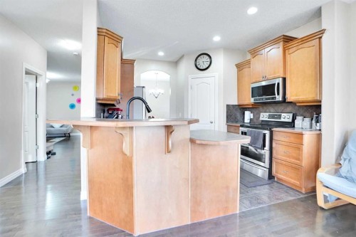3 Saddleland Crescent Ne, Calgary, AB - Indoor Photo Showing Kitchen