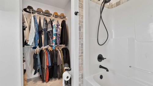 148 Covepark Close Ne, Calgary, AB - Indoor With Storage