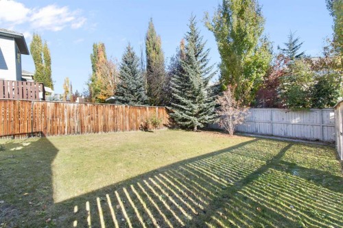 38 Spring Crescent Sw, Calgary, AB - Outdoor