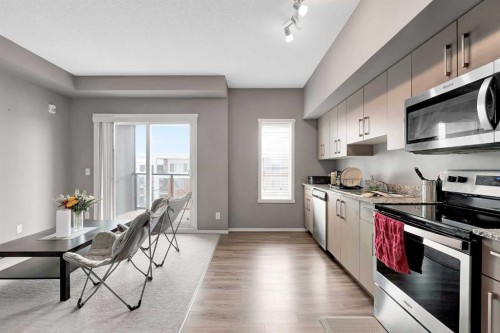 1609-4641 128 Avenue Ne, Calgary, AB - Indoor Photo Showing Kitchen
