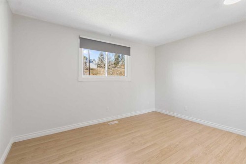 1452 Lake Sylvan Drive Se, Calgary, AB - Indoor Photo Showing Other Room
