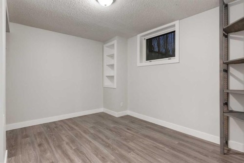 1452 Lake Sylvan Drive Se, Calgary, AB - Indoor Photo Showing Other Room