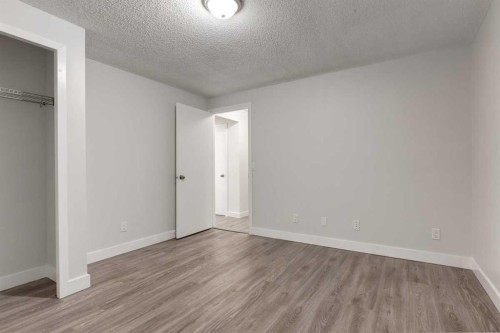 1452 Lake Sylvan Drive Se, Calgary, AB - Indoor Photo Showing Other Room