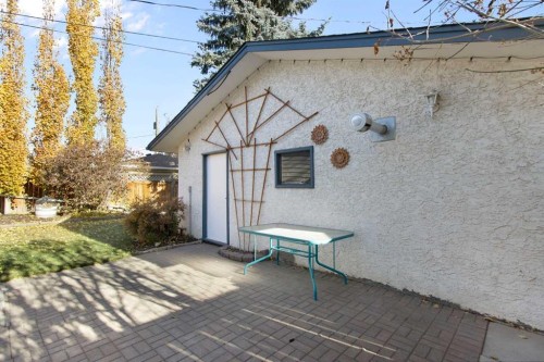 1452 Lake Sylvan Drive Se, Calgary, AB - Outdoor