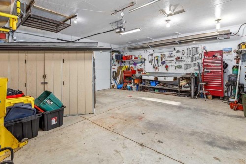 232 Copperpond Parade Se, Calgary, AB - Indoor Photo Showing Garage