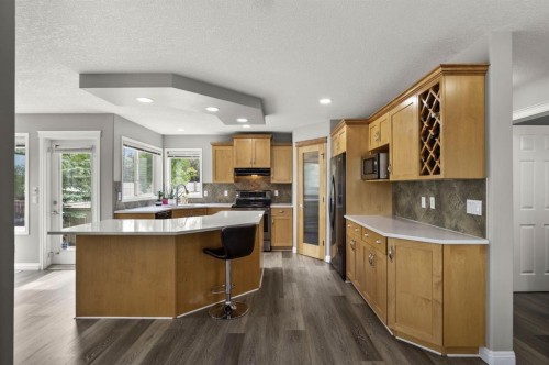 38 Simcoe Crescent Sw, Calgary, AB - Indoor Photo Showing Kitchen