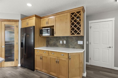 38 Simcoe Crescent Sw, Calgary, AB - Indoor Photo Showing Kitchen