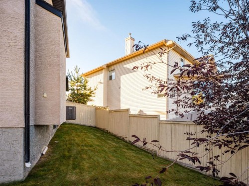 38 Simcoe Crescent Sw, Calgary, AB - Outdoor