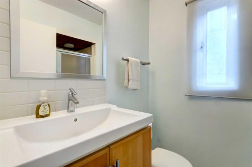 3-1921 5 Street Sw, Calgary, AB - Indoor Photo Showing Bathroom
