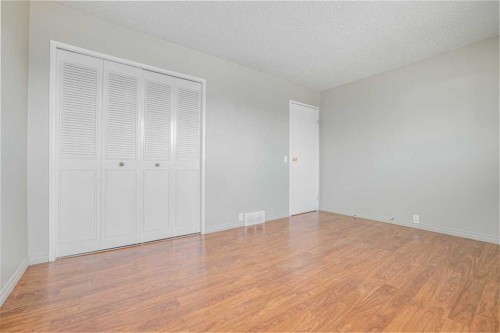 99 Mardale Crescent Ne, Calgary, AB - Indoor Photo Showing Other Room