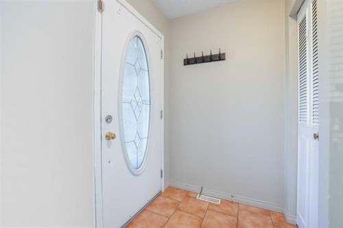 99 Mardale Crescent Ne, Calgary, AB - Indoor Photo Showing Other Room