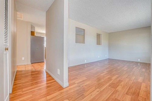 99 Mardale Crescent Ne, Calgary, AB - Indoor Photo Showing Other Room