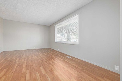 99 Mardale Crescent Ne, Calgary, AB - Indoor Photo Showing Other Room