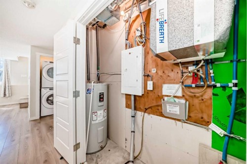 109 Cranbrook Square Se, Calgary, AB - Indoor Photo Showing Other Room