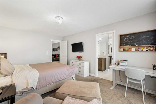 154 Masters Point Se, Calgary, AB - Indoor Photo Showing Bedroom