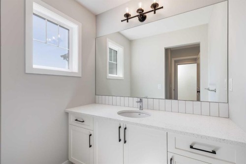 4058 Sawgrass Street Nw, Airdrie, AB - Indoor Photo Showing Bathroom
