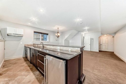 38 Aspen Meadows Park Sw, Calgary, AB - Indoor Photo Showing Kitchen
