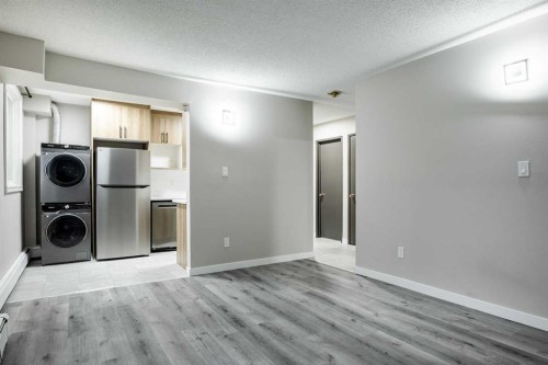1121 37 Street Sw, Calgary, AB - Indoor