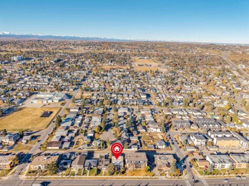 1121 37 Street Sw, Calgary, AB - Outdoor With View