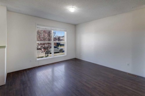 136 Evansborough Way Nw, Calgary, AB - Indoor Photo Showing Other Room
