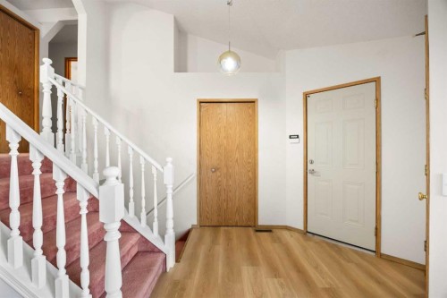 51 Macewan Park Rise Nw, Calgary, AB - Indoor Photo Showing Other Room