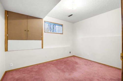 51 Macewan Park Rise Nw, Calgary, AB - Indoor Photo Showing Other Room