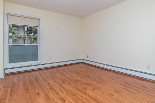 523-860 Midridge Drive Se, Calgary, AB - Indoor Photo Showing Other Room