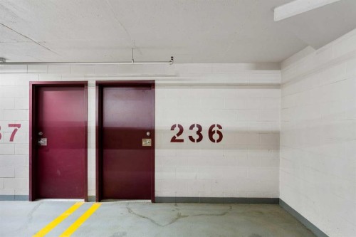 501-837 2 Avenue Sw, Calgary, AB - Indoor Photo Showing Garage