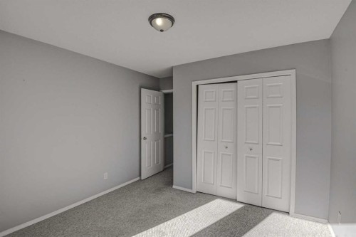 61 Everstone Avenue Sw, Calgary, AB - Indoor