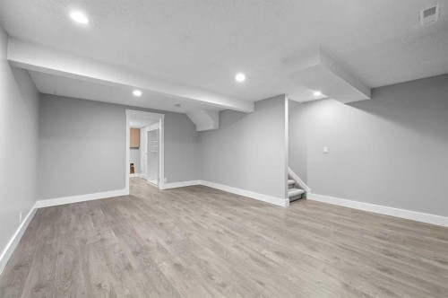 128 Castlegreen Close Ne, Calgary, AB - Indoor