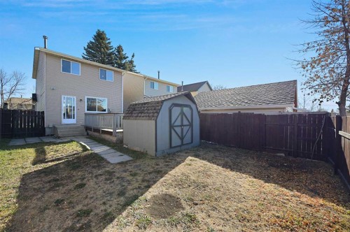 128 Castlegreen Close Ne, Calgary, AB - Outdoor