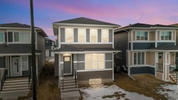 105 Chelsea Glen  Chestermere, AB T1X 2P4