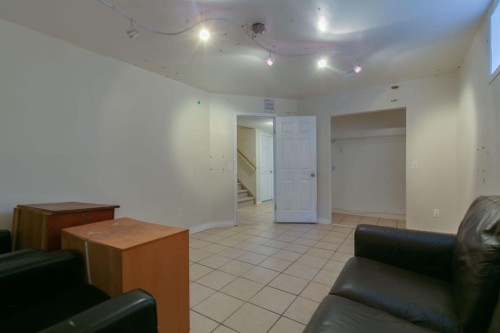 186 Copperfield Close Se, Calgary, AB - Indoor Photo Showing Other Room