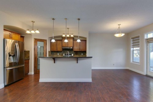 186 Copperfield Close Se, Calgary, AB - Indoor Photo Showing Kitchen